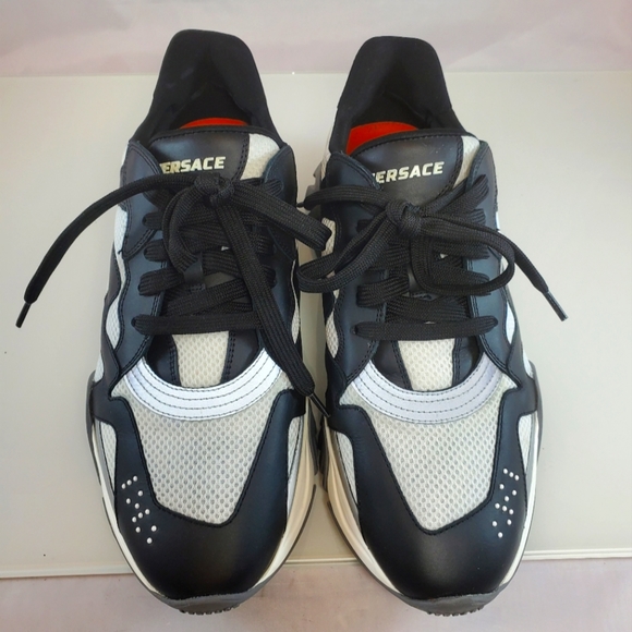 NWT$995 Versace Squalo White Black Chunky Sneakers Sz 44 IT-  11 US - Picture 13 of 16